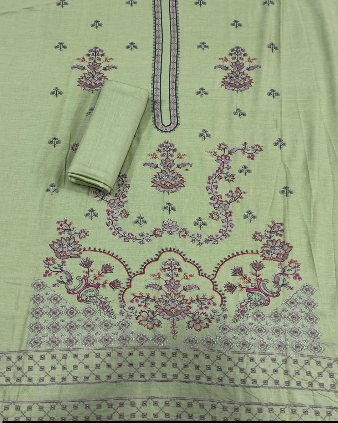 Bareeze Lawn 2 piece