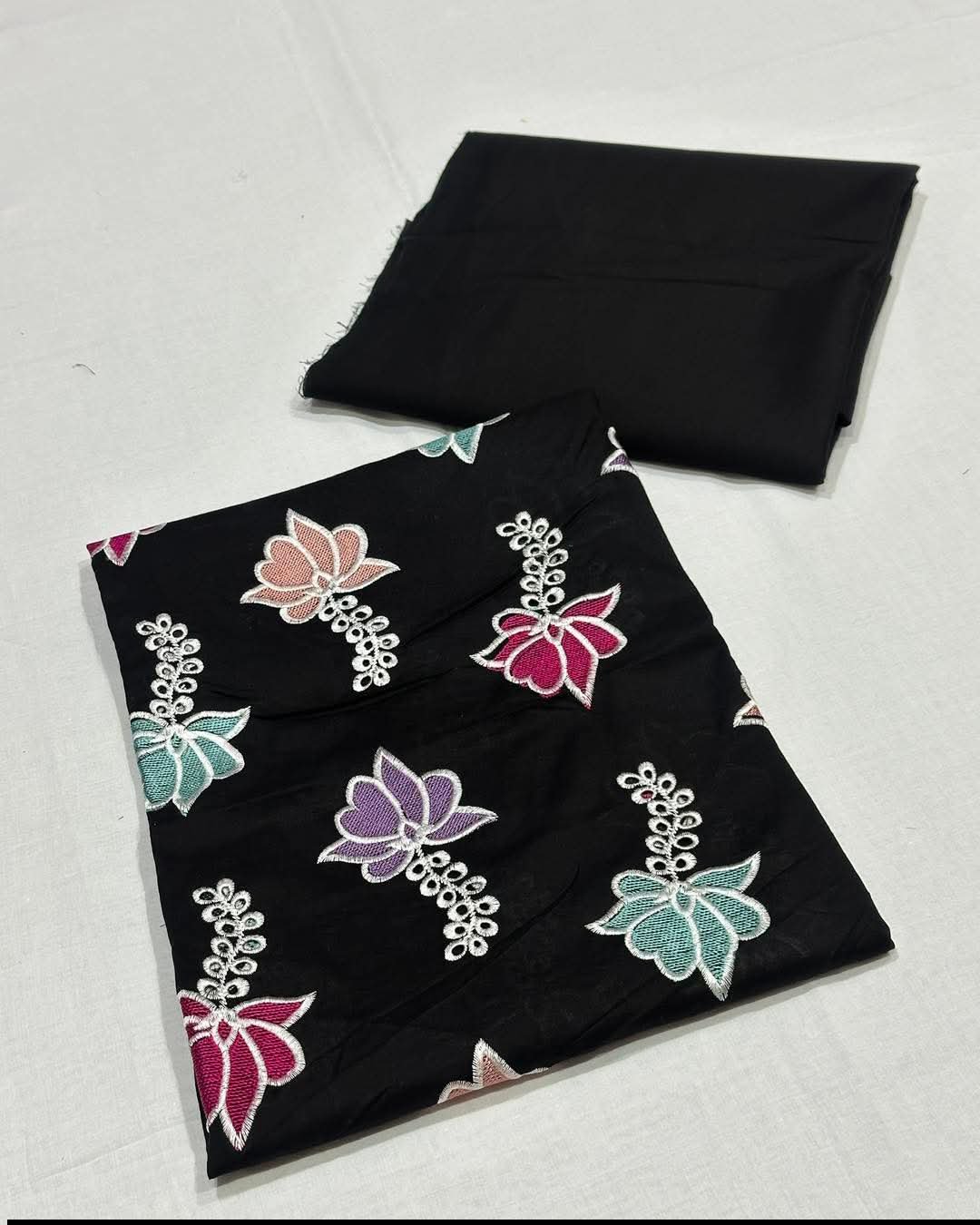 Bareeze Lawn 2pc suit