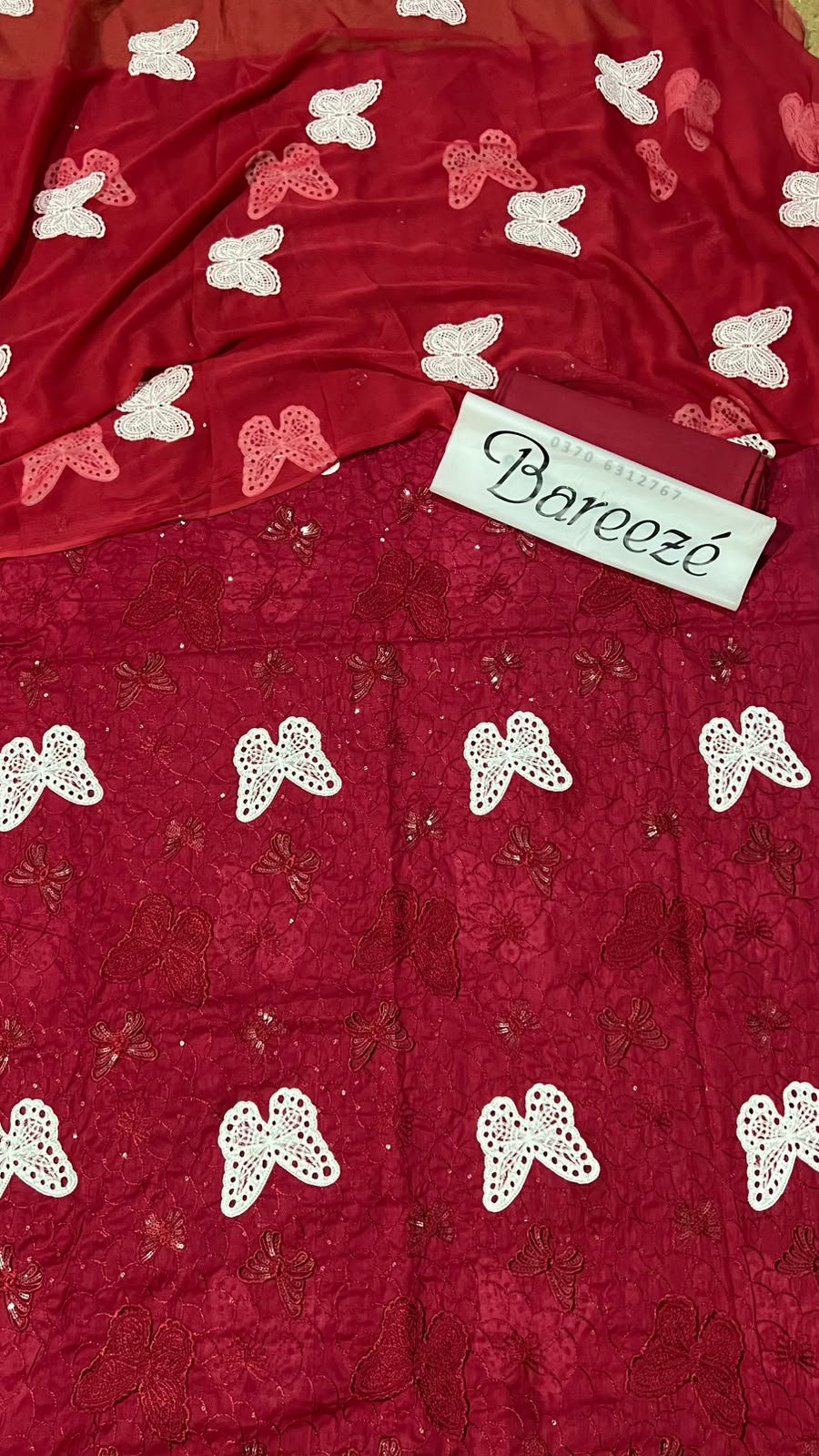 Bareeze Lawn 3piece suit - Image 30